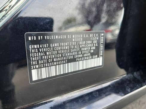 Used 2025 Volkswagen Jetta SE image 30