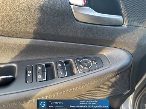 Used 2023 Hyundai Santa Fe SEL image 15