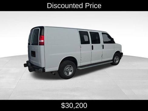 Used 2024 Chevrolet Express 2500 w/ Driver Convenience Package image 3
