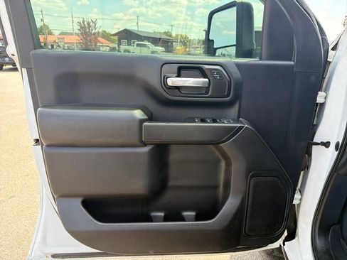 Used 2020 GMC Sierra 2500 4x4 Crew Cab w/ Convenience Package image 8