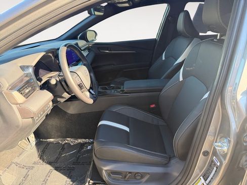 Used 2025 Toyota Camry SE w/ Multimedia Upgrade Package FWD image 6