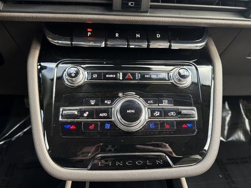 Certified 2021 Lincoln Corsair Reserve image 27