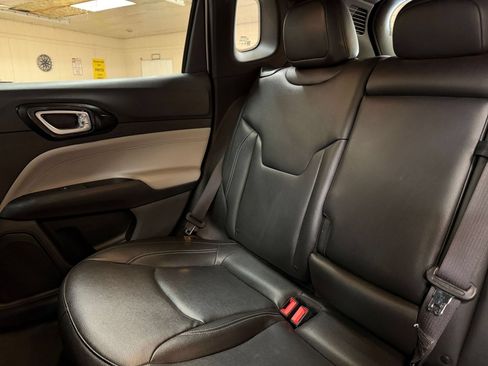 Used 2025 Jeep Compass Limited AWD/4WD image 40