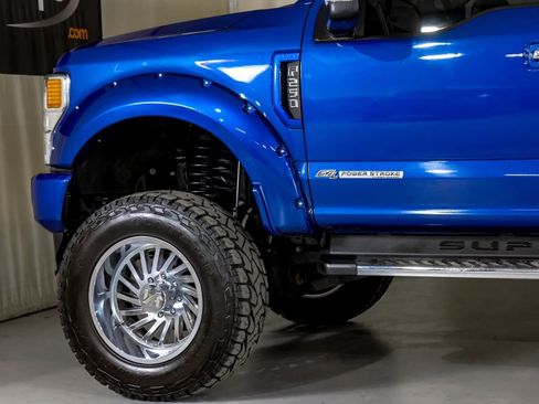 Used 2022 Ford F250 Lariat w/ Chrome Package image 12