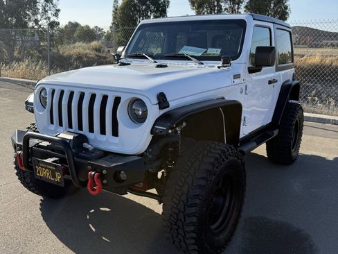 Used 2019 Jeep Wrangler Sport AWD/4WD image 2