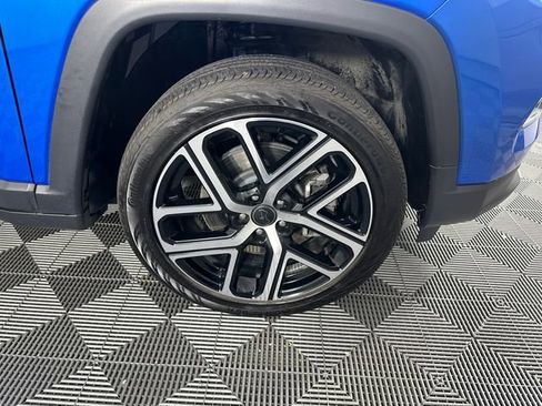 Certified 2025 Jeep Compass Limited AWD/4WD image 4