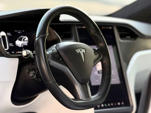 Used 2018 Tesla Model X 75D AWD/4WD image 12
