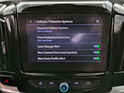 Used 2023 Chevrolet Traverse LT AWD/4WD image 9