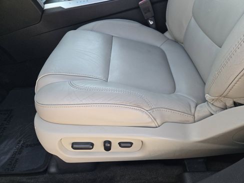 Used 2013 Ford Explorer XLT AWD/4WD image 16