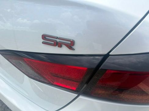 Used 2025 Nissan Altima 2.5 SR FWD image 11