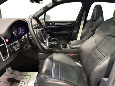 Used 2022 Porsche Cayenne Platinum Edition AWD/4WD image 23