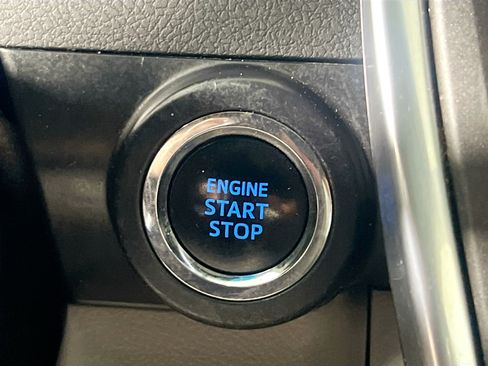 Used 2015 Toyota Camry XLE FWD image 23