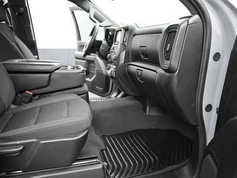 Used 2025 Chevrolet Silverado 2500 Custom w/ Custom Value Package image 18