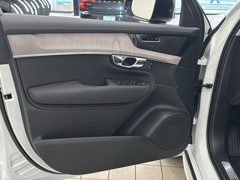 New 2026 Volvo XC90 T8 Ultra w/ Protection Package Premier AWD/4WD image 21