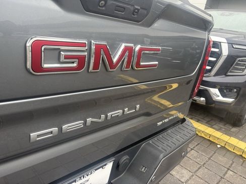 Used 2019 GMC Sierra 1500 Denali w/ Technology Package image 9