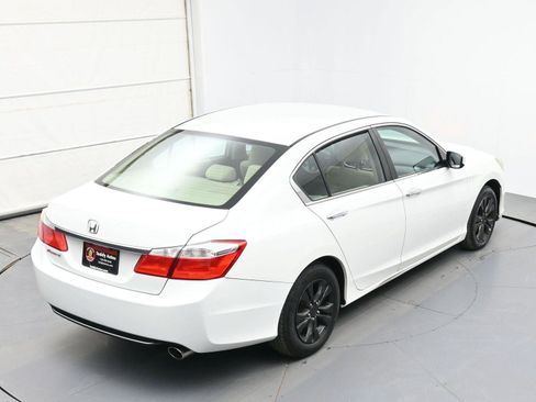 Used 2013 Honda Accord LX image 32