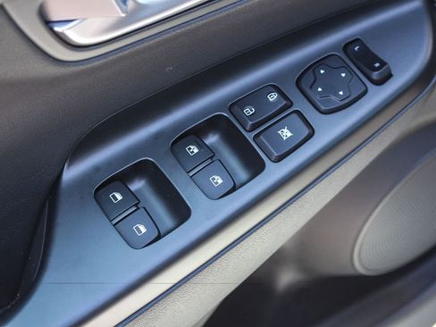 Certified 2023 Hyundai Kona Limited FWD image 26