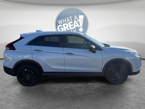 Used 2022 Mitsubishi Eclipse Cross LE image 2