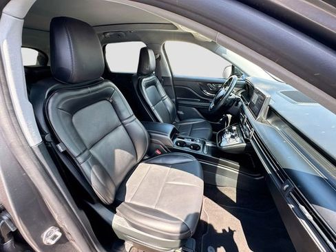 Used 2022 Lincoln Corsair AWD w/ Premium Package image 29