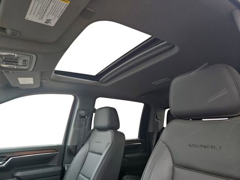 Used 2024 GMC Sierra 2500 Denali w/ Denali Reserve Package image 28