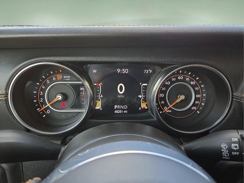 Used 2021 Jeep Wrangler Unlimited Sahara AWD/4WD image 23