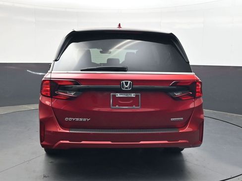 New 2026 Honda Odyssey Touring image 5