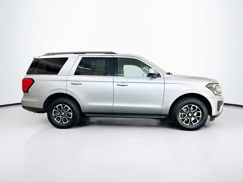 Used 2024 Ford Expedition XLT image 10