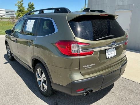 Used 2025 Subaru Ascent Premium AWD/4WD image 2