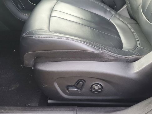 Used 2016 Chrysler 200 C w/ Navigation & Sound Group I image 12