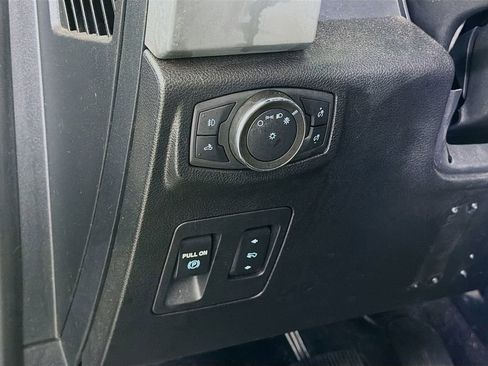 Used 2020 Ford F150 Lariat image 12