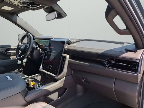 New 2026 GMC Yukon XL AT4 w/ AT4 Preferred Package image 14