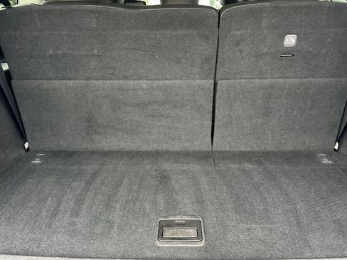 Used 2021 Nissan Armada SV image 16