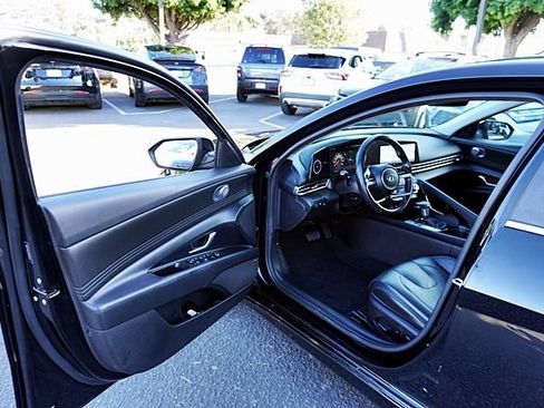 Used 2023 Hyundai Elantra Limited FWD image 35