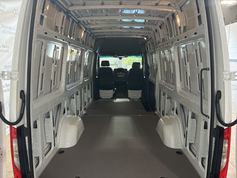 New 2025 Mercedes-Benz Sprinter 2500 image 10