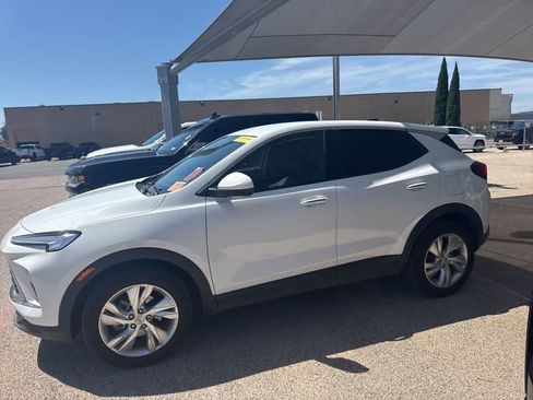 Used 2025 Buick Encore GX Preferred FWD image 3