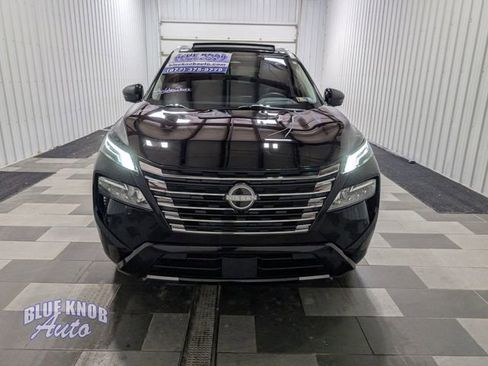 Used 2024 Nissan Rogue Platinum w/ Platinum Premium Package image 6