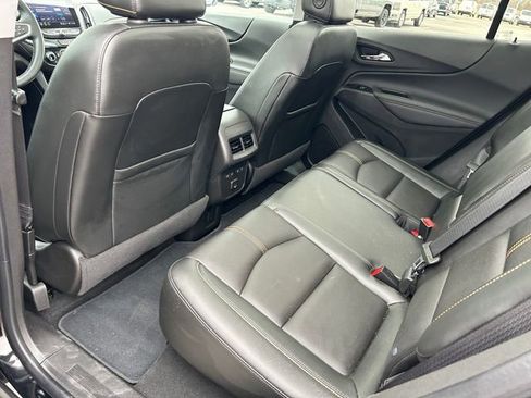 Used 2023 Chevrolet Equinox Premier image 11