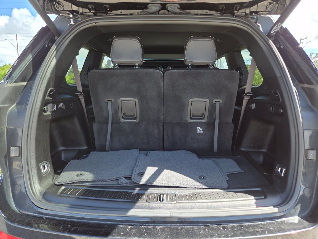 Used 2024 Jeep Grand Cherokee L Altitude AWD/4WD image 21