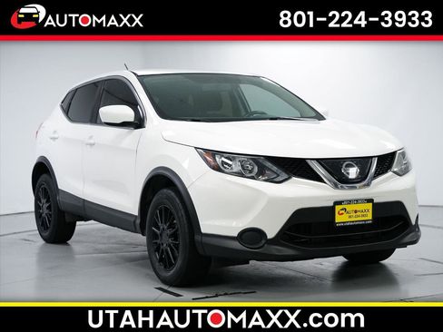Used 2019 Nissan Rogue Sport S image 1