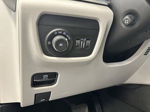 Used 2023 Jeep Grand Cherokee L Summit w/ Advanced Protech Group IV AWD/4WD image 23