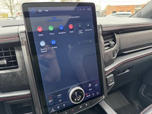 Used 2024 Ford Expedition Limited image 13