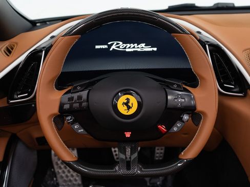 Used 2025 Ferrari Roma Spider RWD image 31