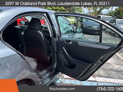 Used 2015 Volkswagen Jetta SE image 32