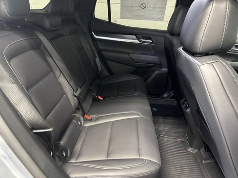 New 2027 GMC Terrain Elevation w/ Elevation Premium Package AWD/4WD image 9