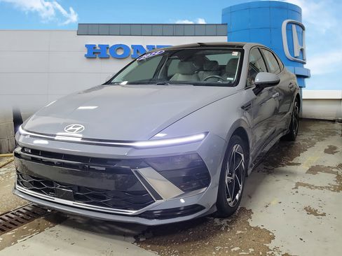 Used 2024 Hyundai Sonata SEL w/ Convenience Package image 2