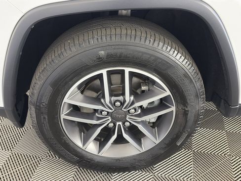 Used 2021 Jeep Grand Cherokee Limited w/ Luxury Group II AWD/4WD image 13