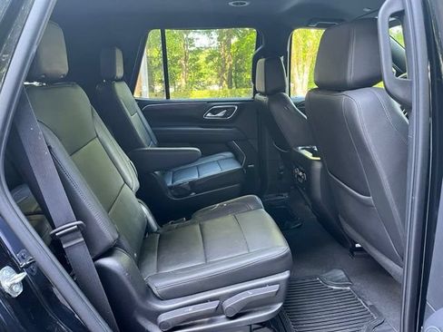 Used 2022 Chevrolet Tahoe Z71 w/ Luxury Package AWD/4WD image 13