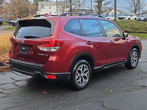 Used 2021 Subaru Forester Premium image 2