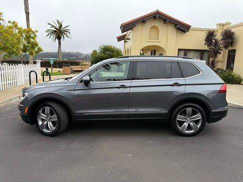 Used 2018 Volkswagen Tiguan SE AWD/4WD image 3