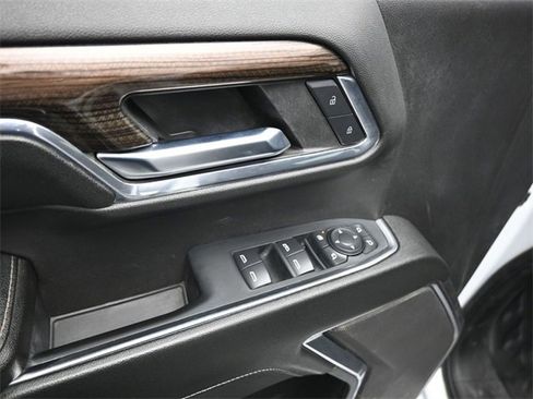 Used 2024 Chevrolet Silverado 2500 LT w/ Convenience Package image 10